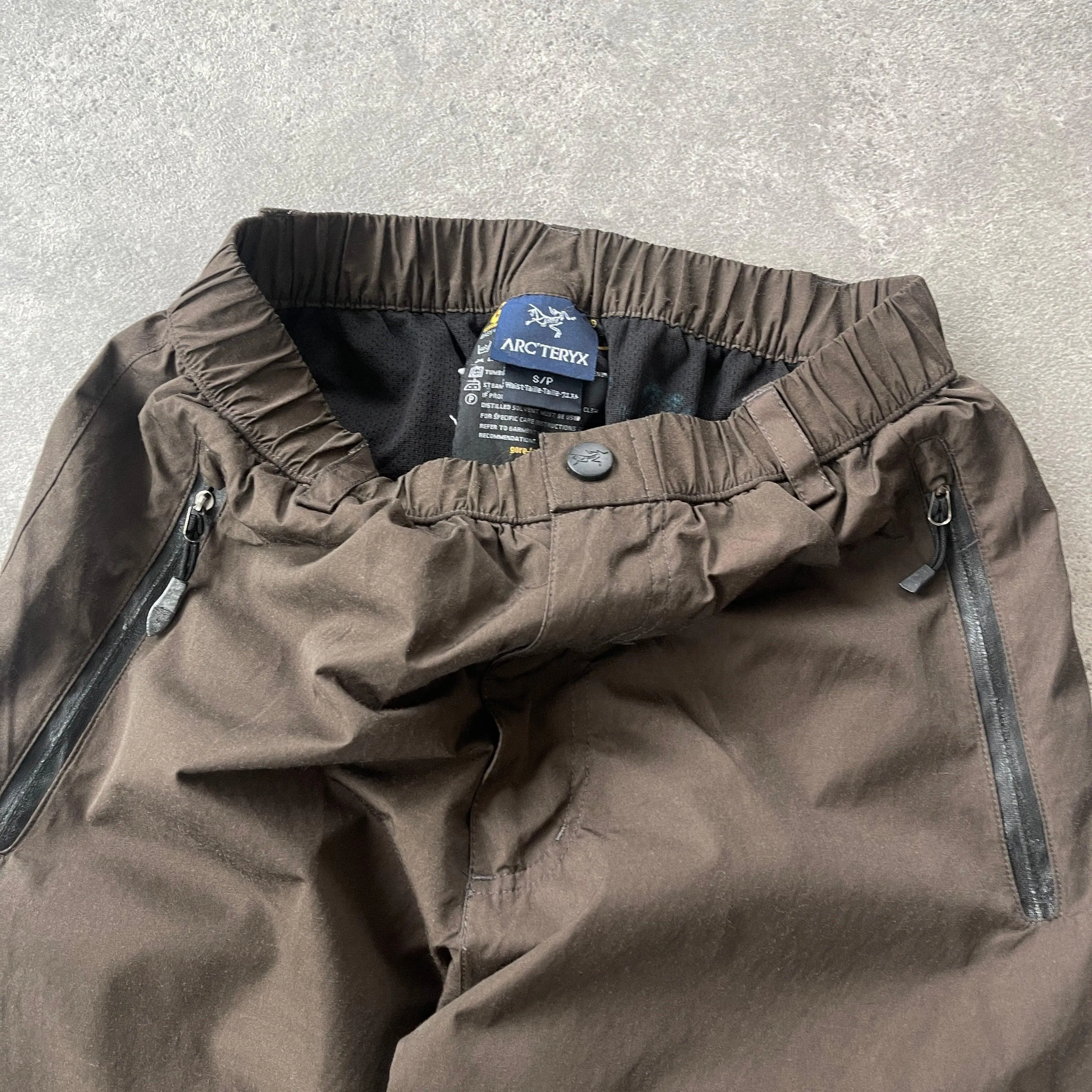 Arc'teryx Rare 2000s Goretex Technical Trousers (Size Small)