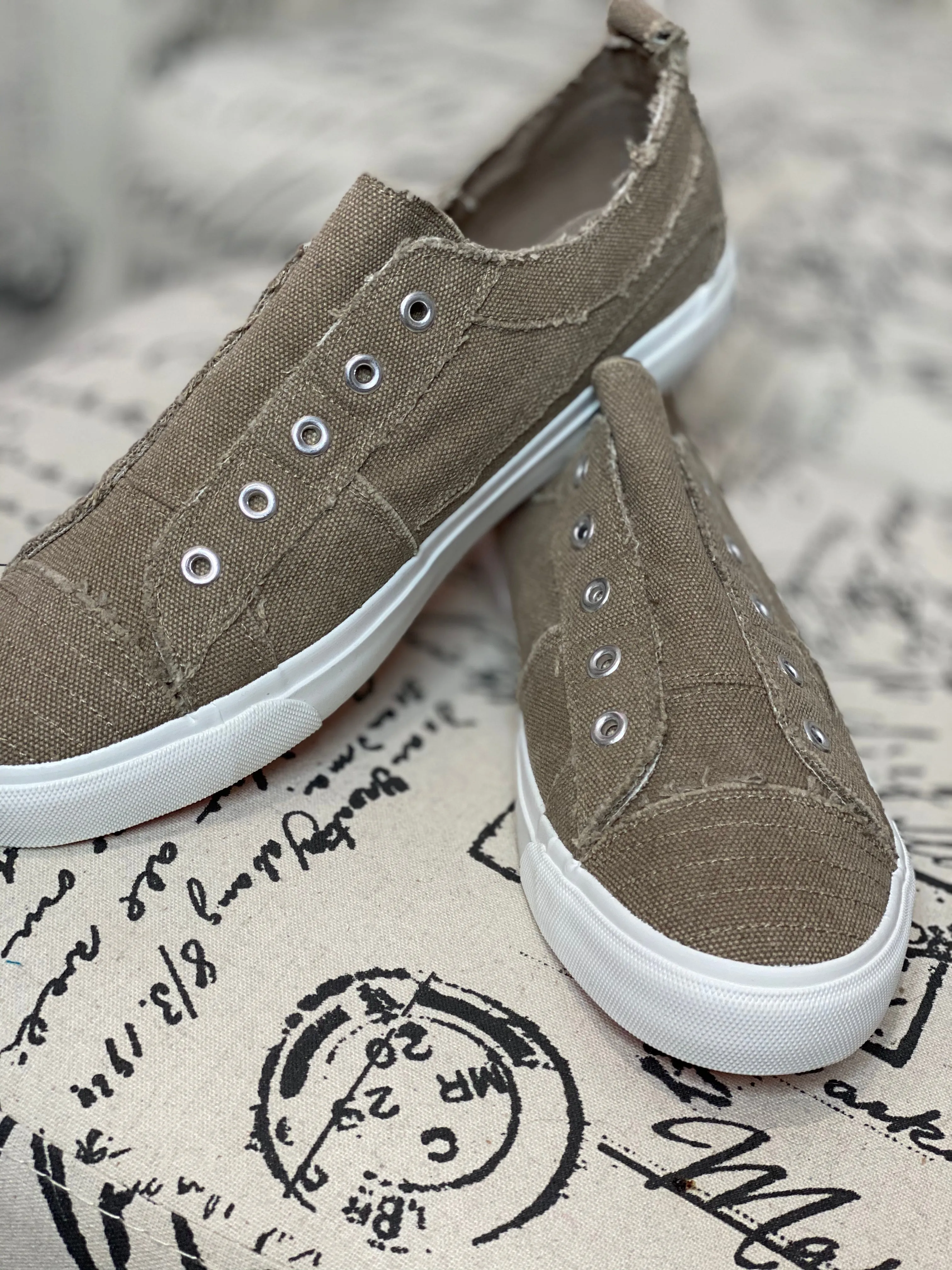 Corky’s Taupe Casual Sneaker