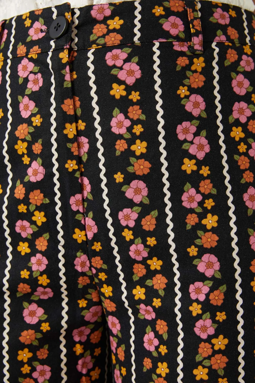 Daisy Chain Patterned Pants