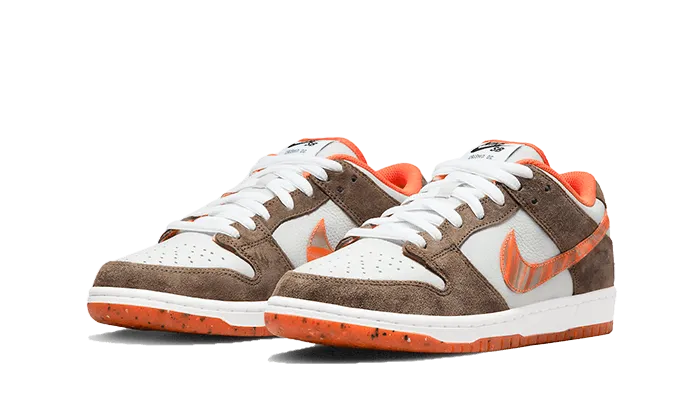 Nike SB Dunk Low Crushed D.C. can be rewritten as Nike SB Dunk Low Crushed DC.