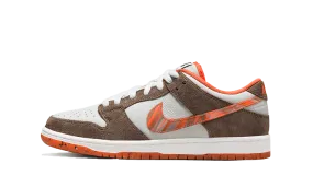 Nike SB Dunk Low Crushed D.C. can be rewritten as Nike SB Dunk Low Crushed DC.