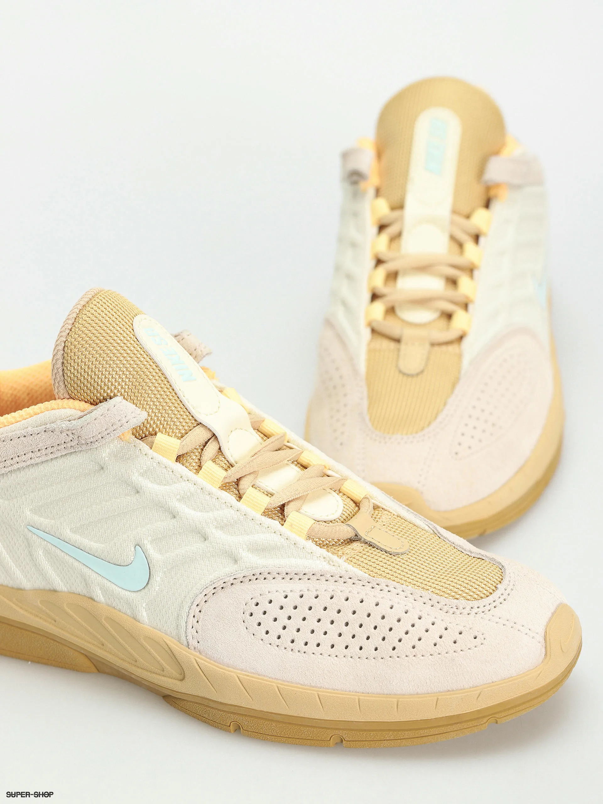 Nike SB Vertebrae Te Shoes (coconut milk/jade ice sesame flt gold)