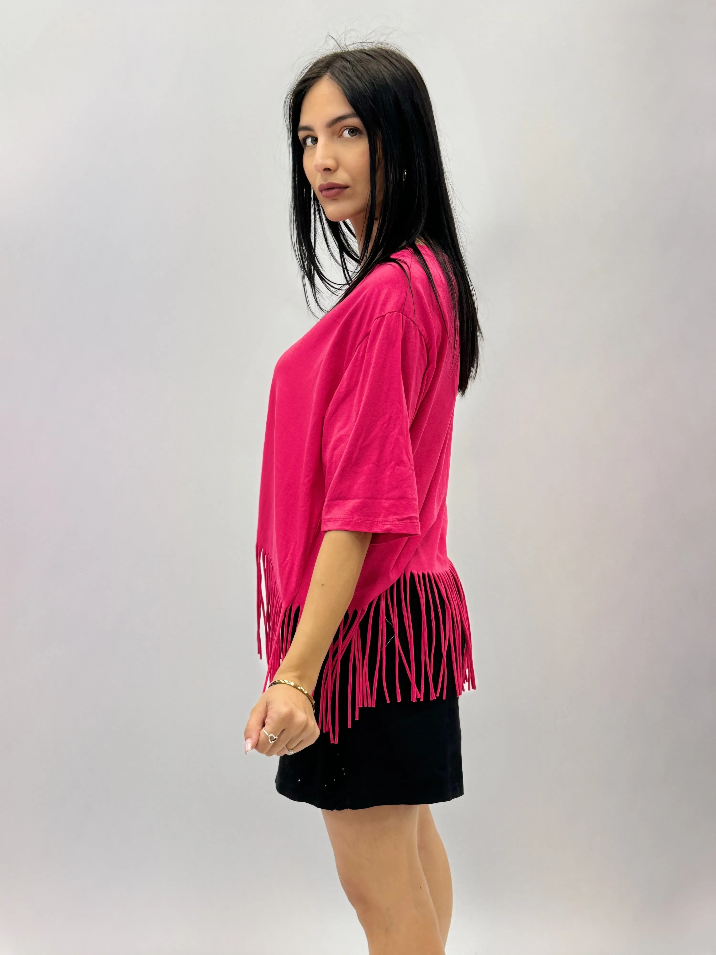 Solid color t-shirt with fringe