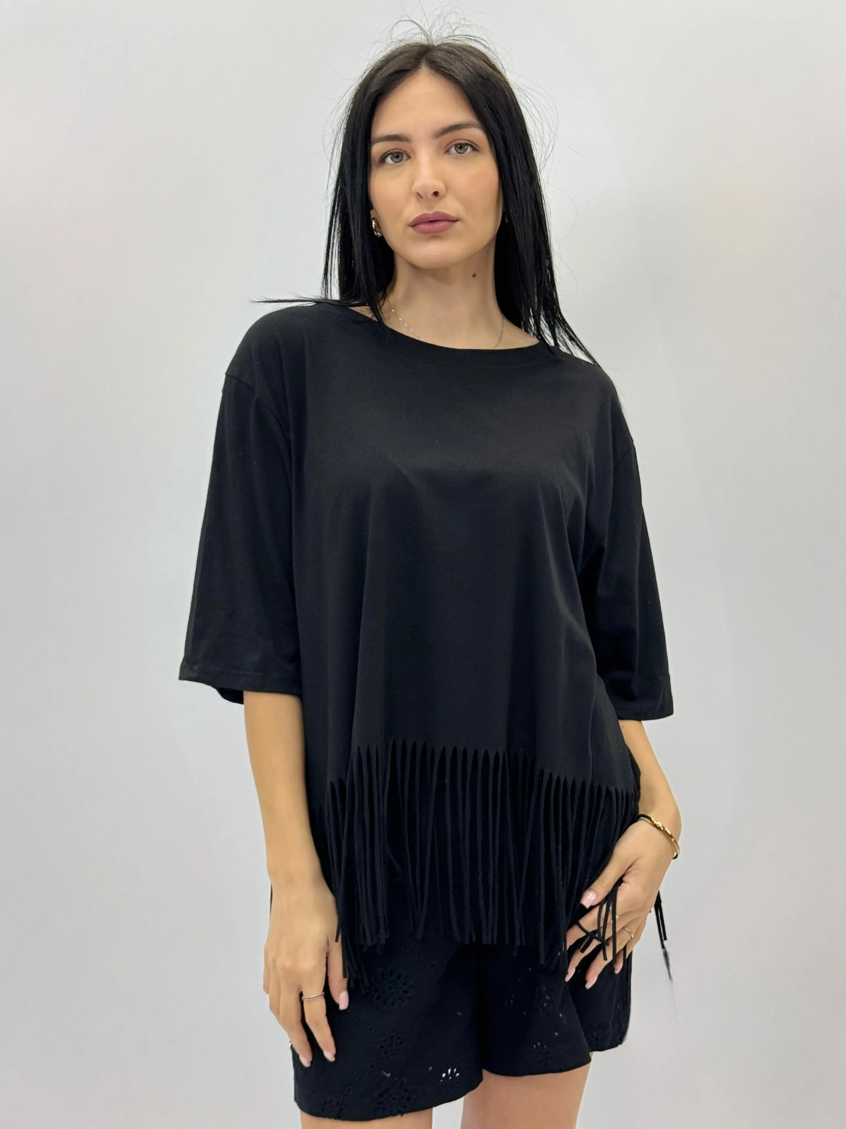 Solid color t-shirt with fringe