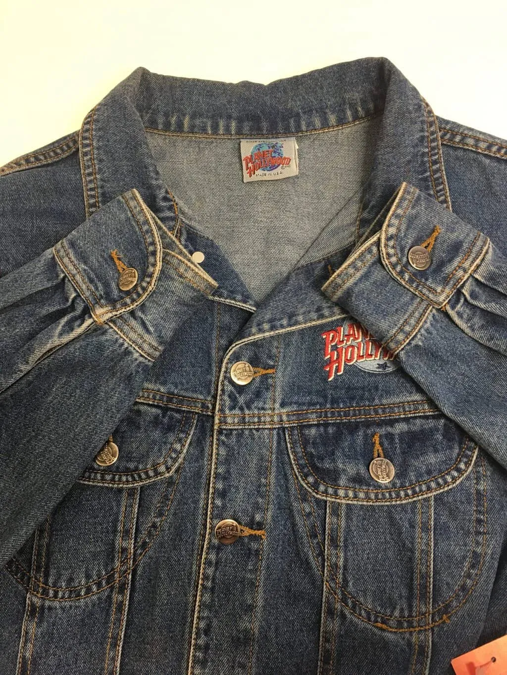 Vintage Planet Hollywood denim jacket, made in the USA Medium